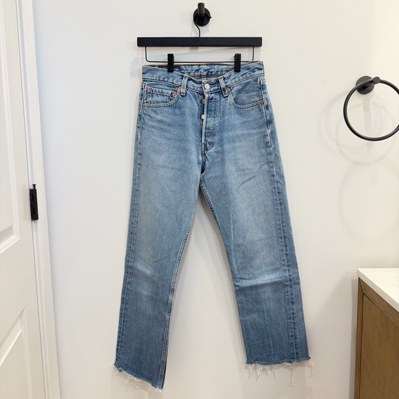 VINTAGE Levi's 501 Light Blue Straight Leg Women's Jeans - Picture 3 of 10